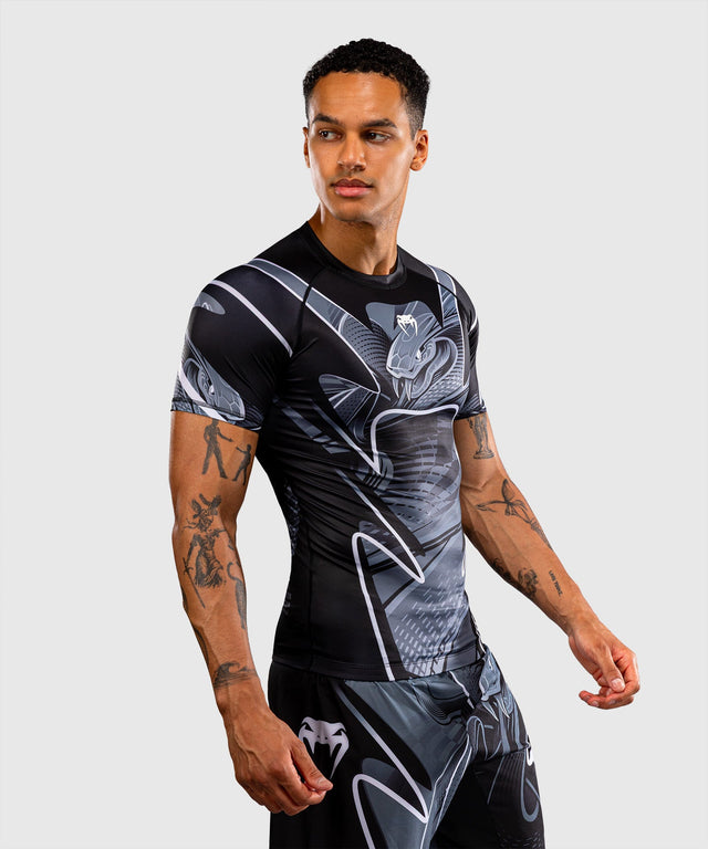 Rashguard Venum Crimson Viper 2.0 Manga Corta – Negro/Gris