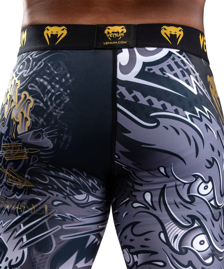 Pantaloni scurți de compresie Venum Wolf Atak – Negru/Gri