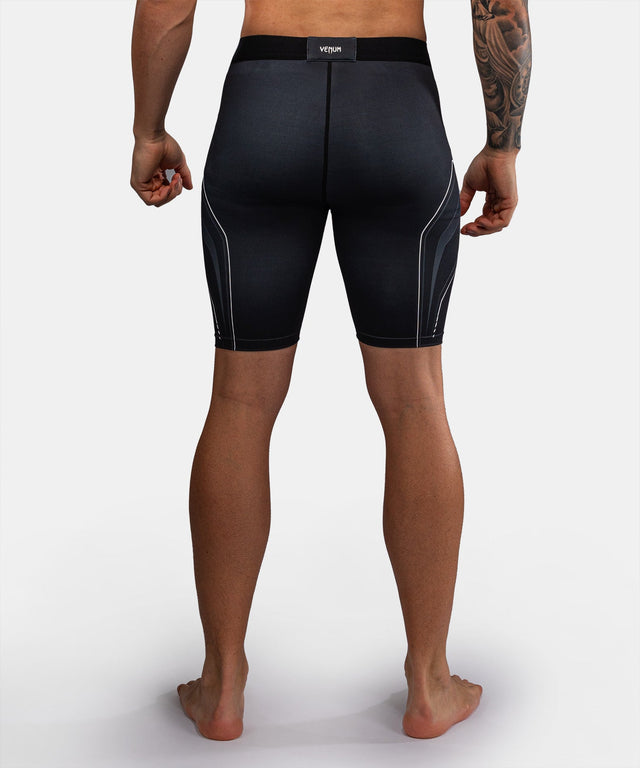 Pantaloni scurți de compresie Venum Streamline – Negru/Alb