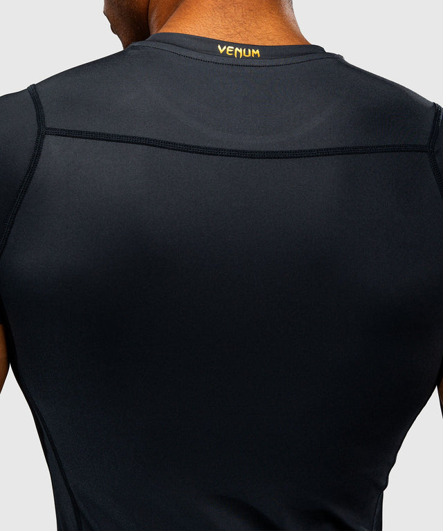 Rashguard Venum Attack Manches courtes – Noir/Or