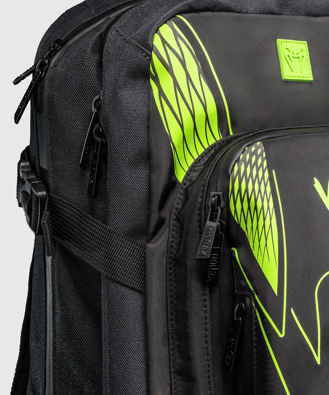 Sportovní taška Venum Amazonia Reborn L – Černá/Zelená