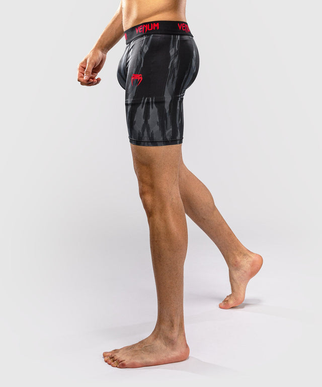 Shorts de compression Venum Demon – Noir/Gris (VENUM-06364-109)