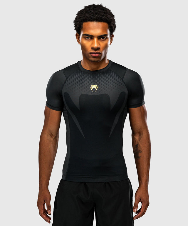 Rashguard Venum Attack Manches courtes – Noir/Or