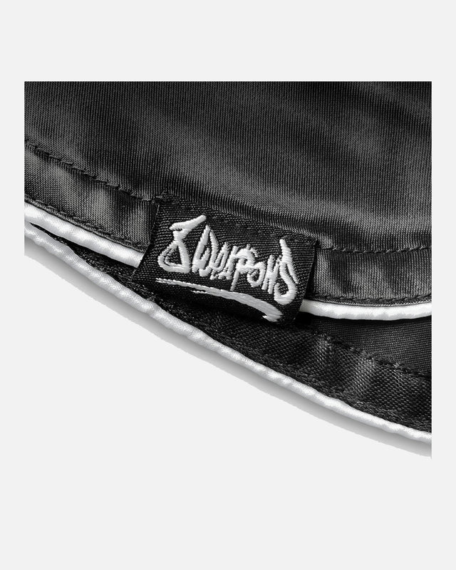 8 WEAPONS Muay Thai shorts Mongkol – Sort/Hvid