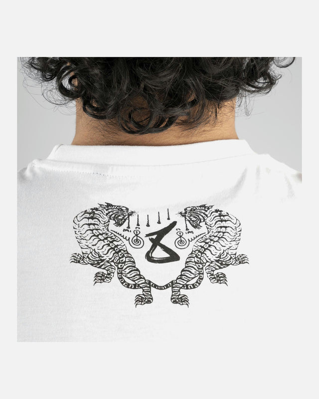 8 WEAPONS T-Shirt Eight Ways Yant – White