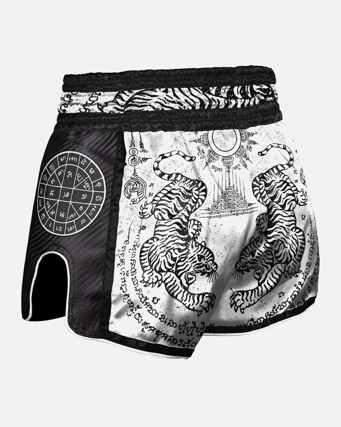 Pantaloni scurți Muay Thai 8 WEAPONS Carbon Sak Yant Tigers – Alb
