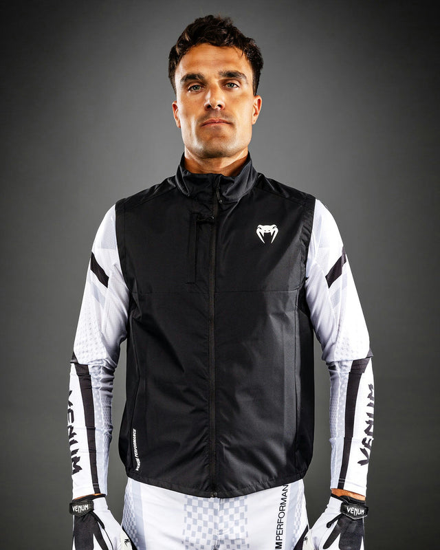 Chaleco sin mangas Venum MX Basics – Negro/Blanco