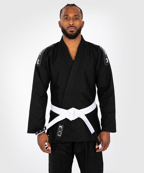 Venum BJJ Gi First - Preto - incl. cinto branco - Kimonos de BJJ