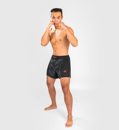 Spodenki MMA Venum Phantom – Czarne/Szare/Czerwone