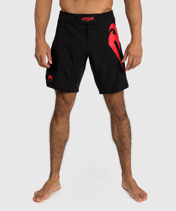 Calções de MMA Venum Light 5.0 – Preto/Vermelho
