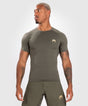 Rashguard Venum Contender Mangas Curtas – Cáqui Verde – Rashguard